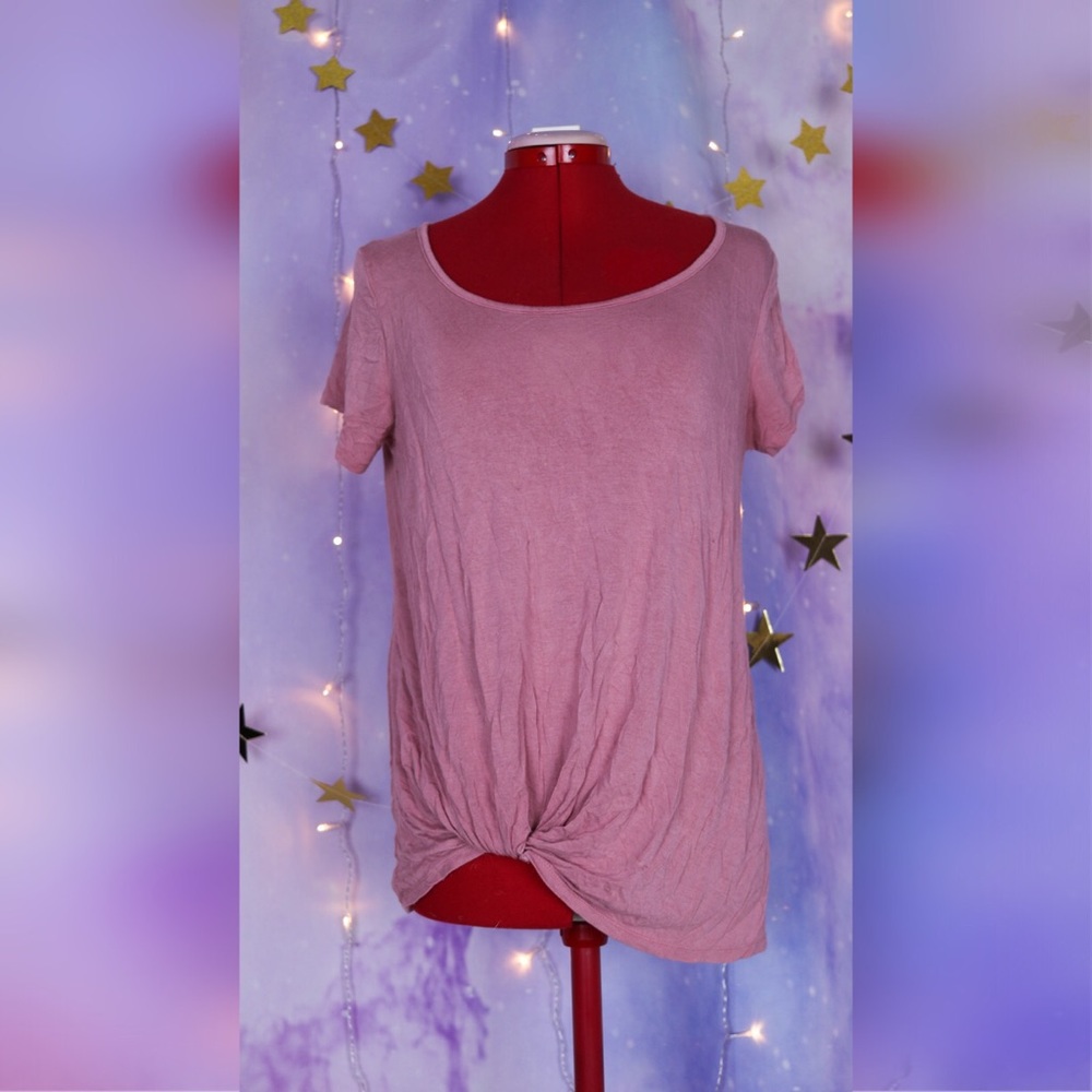 Dusty pink t shirt with rolled tucked side